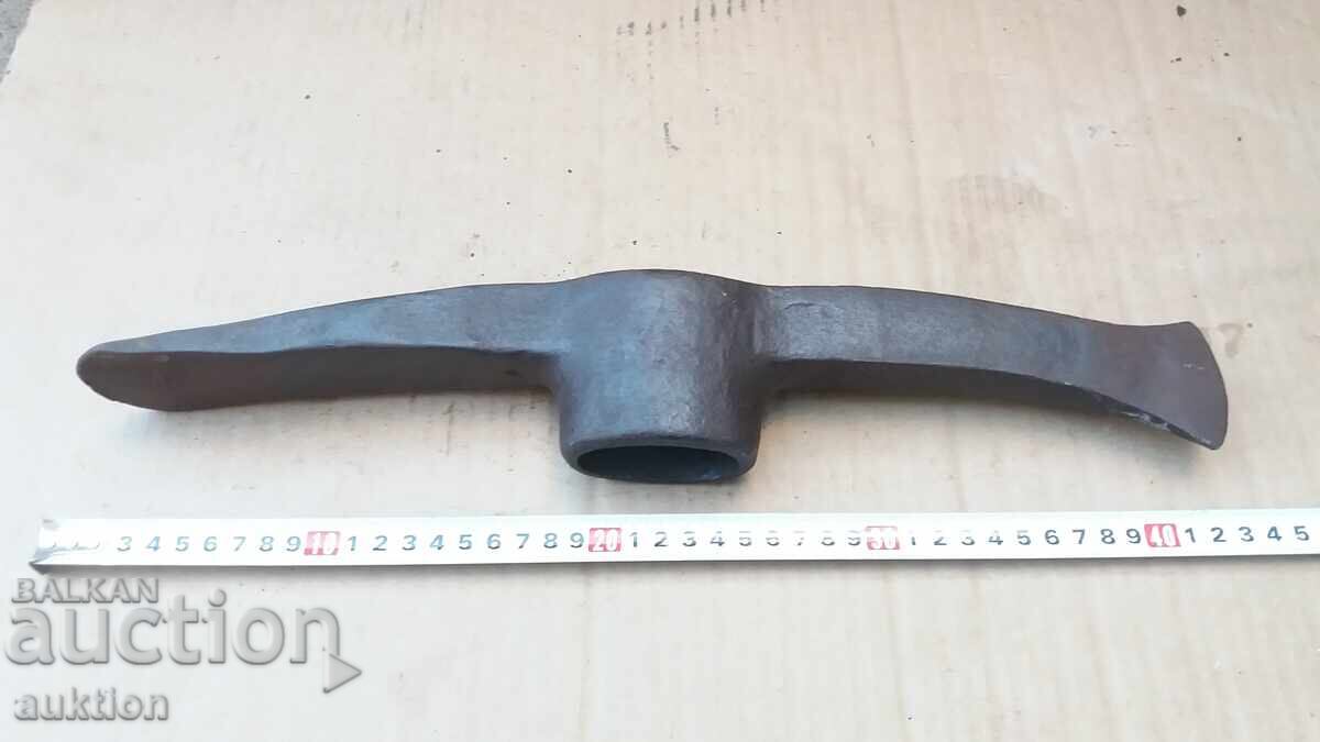 масивна брадва - кирка - 7