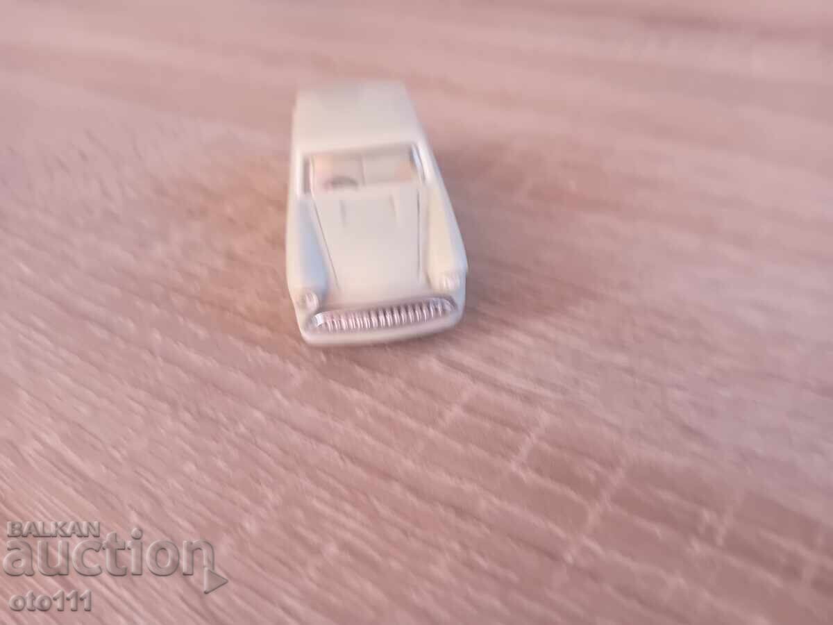 СТАРА ИГРАЧКА FORD ANGLIA DE LUXE