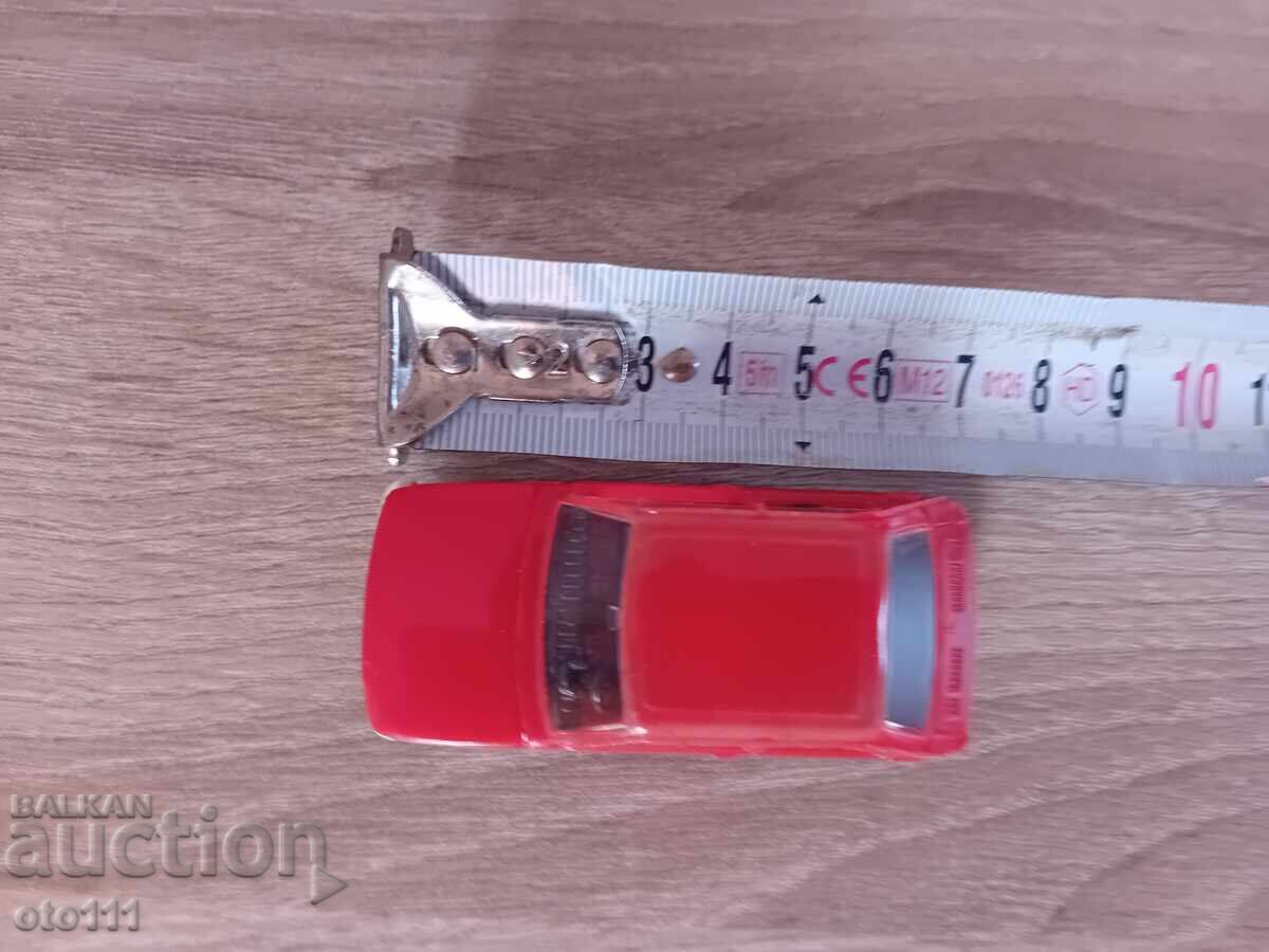 Licitație VECHE JUCĂRIE FIAT 126P - ESTETICĂ Licitație VECHE JUCĂRIE FIAT 126P - ESTETICĂ