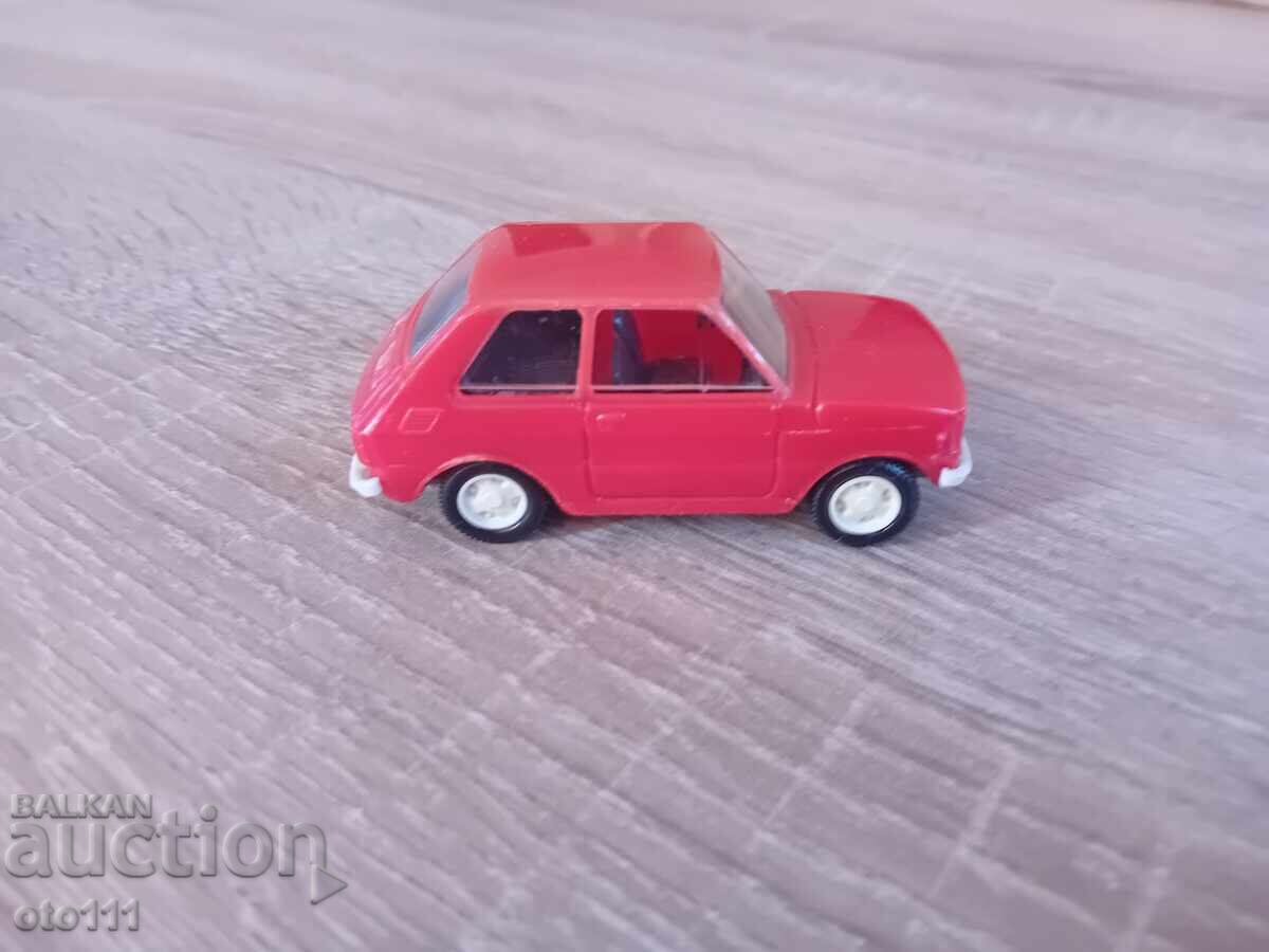 VECHE JUCĂRIE FIAT 126P - ESTETICĂ - 5 VECHE JUCĂRIE FIAT 126P - ESTETICĂ - 5