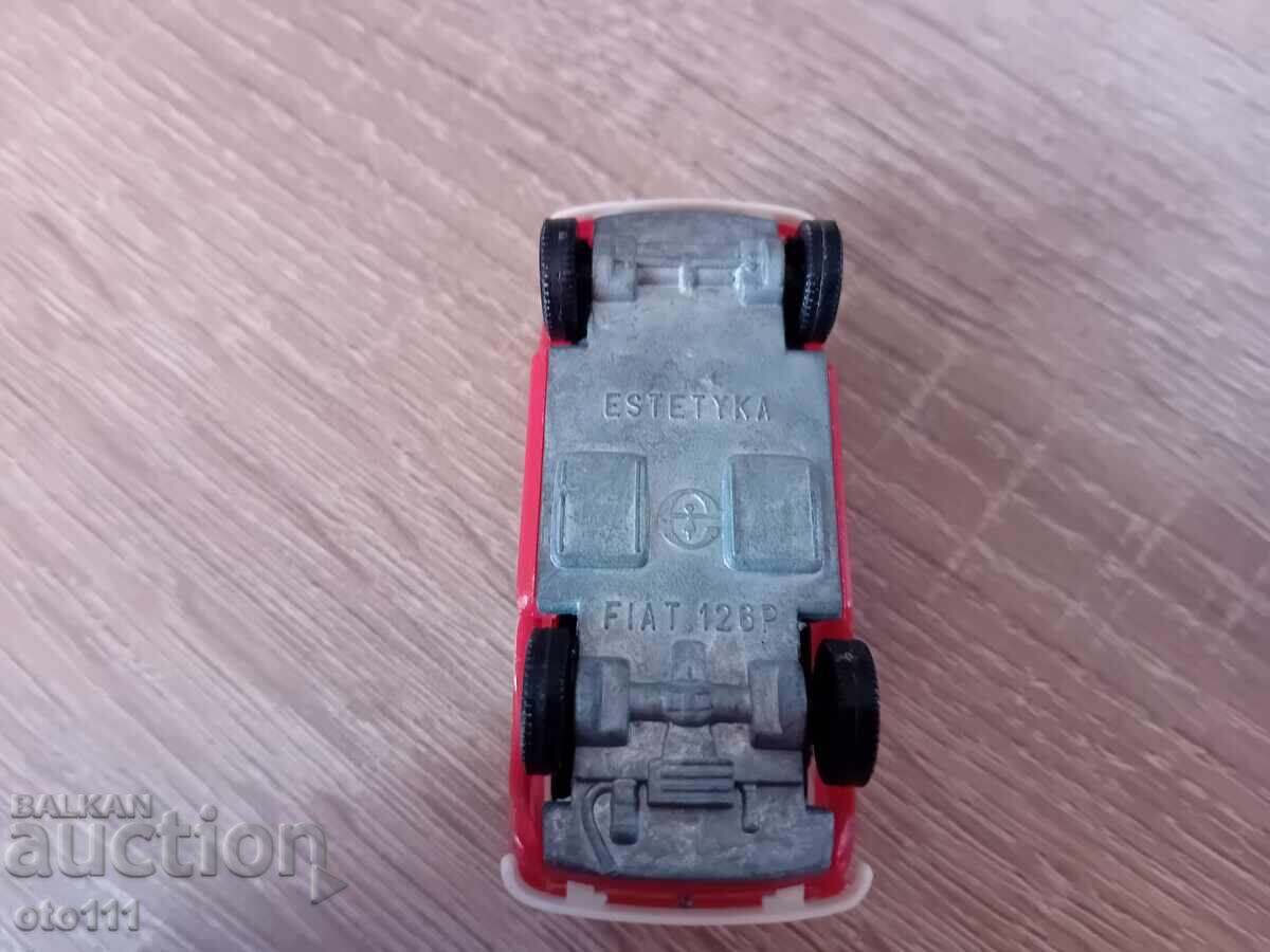 VECHE JUCĂRIE FIAT 126P - ESTETICĂ - 6 VECHE JUCĂRIE FIAT 126P - ESTETICĂ - 6