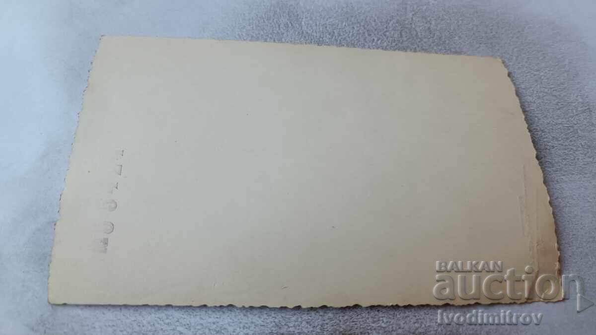 Licitație Foto Două fete tinere Licitație Foto Două fete tinere