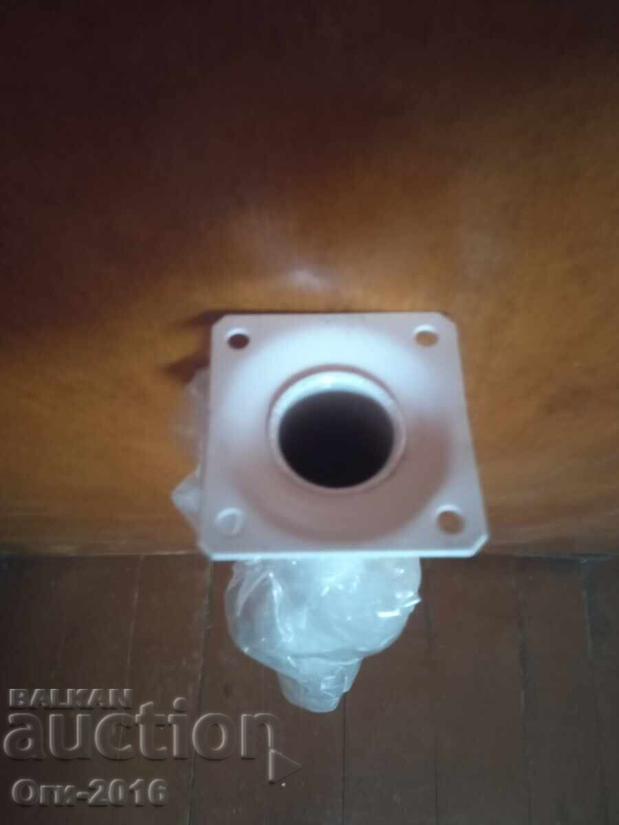 Auction  Metal table leg or stand