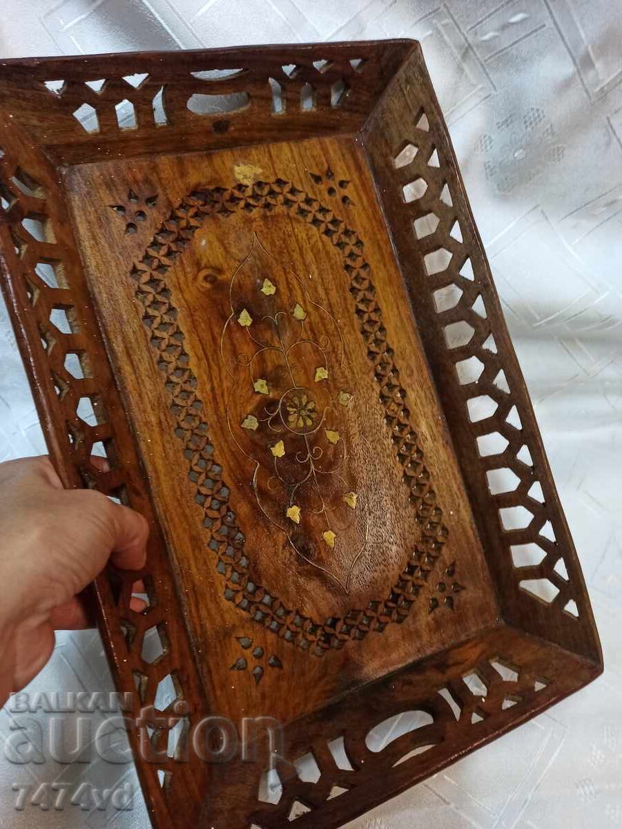 Δημοπρασία Ξύλινος Δίσκος Ξυλόγλυπτος, Διακοσμητικά Στοιχεία