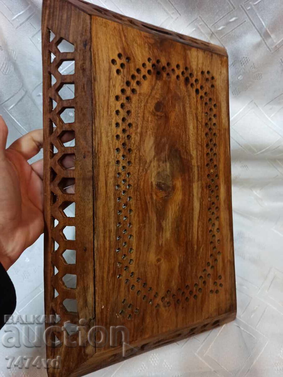 Παράδοση Ξύλινος Δίσκος Ξυλόγλυπτος, Διακοσμητικά Στοιχεία