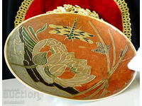 Повдигната бронзова фруктиера,картина цветен клетъчен емайл.