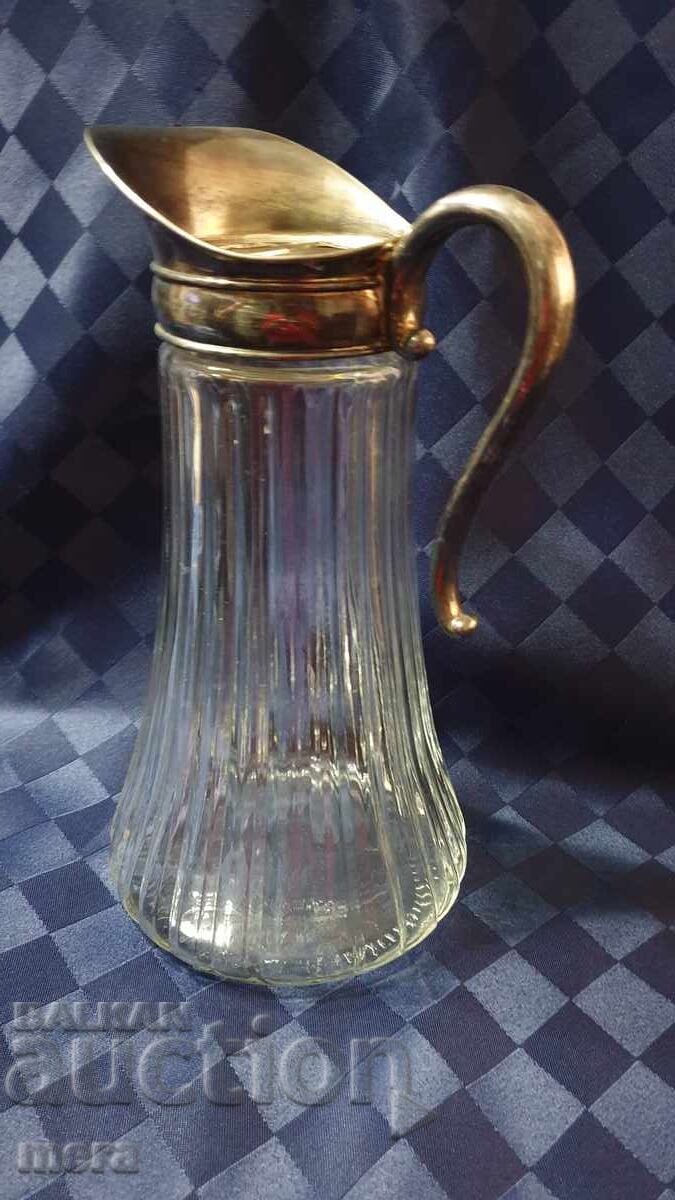 Livrarea Cană de cristal cu ornamente metalice argintate