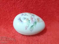 Cutie veche din porțelan pentru bijuterii Ou de Paște