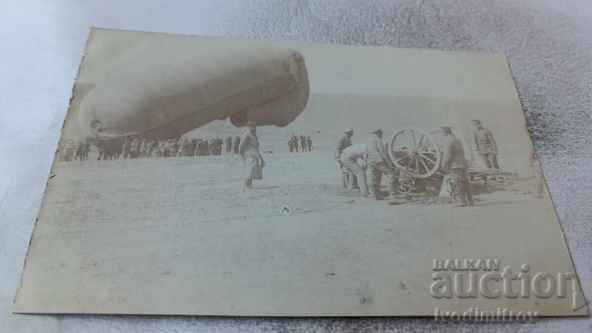 Φωτογραφία Αξιωματικών και στρατιωτών του 1ου τμήματος αερόστατων της 3ης στρατιάς