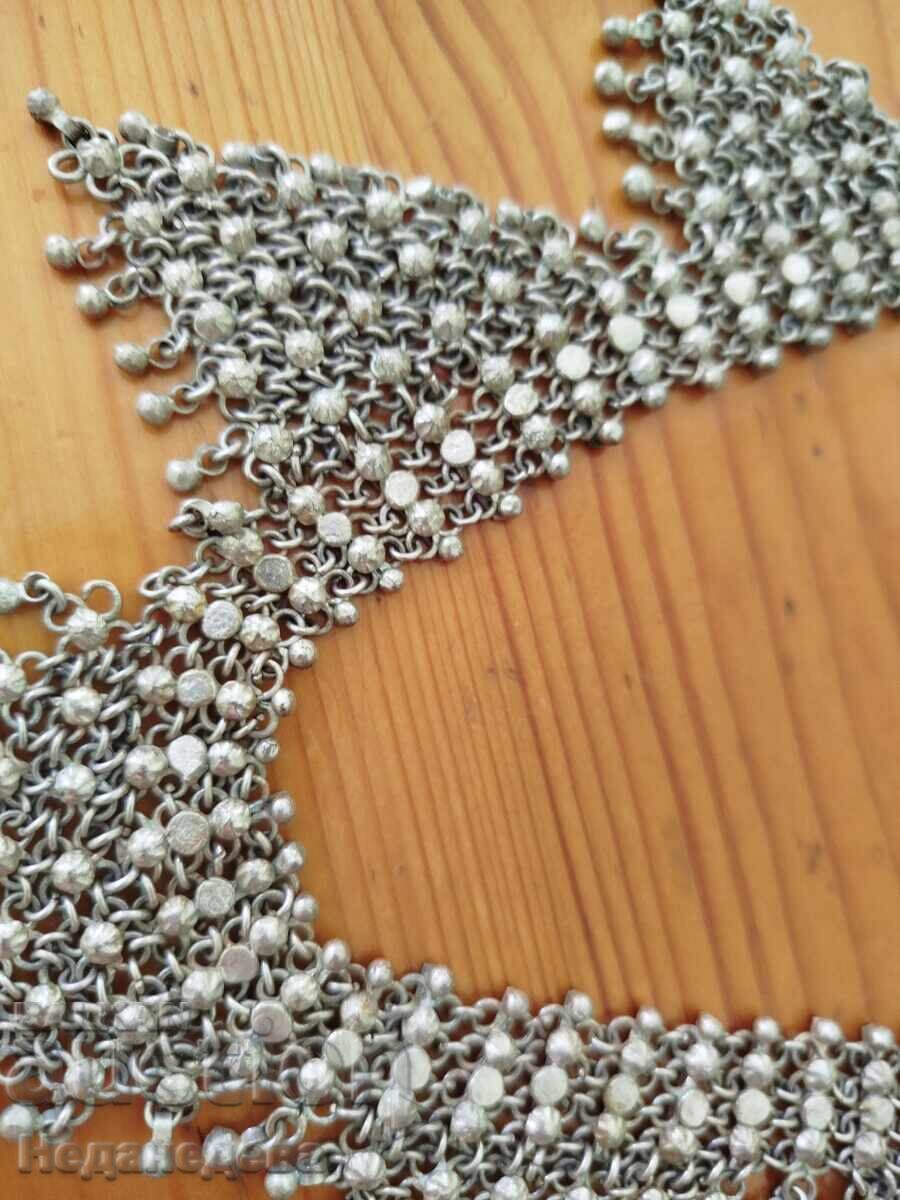 Delivery of Jewelry, Necklace, bunch - trepka Delivery of Jewelry, Necklace, bunch - trepka