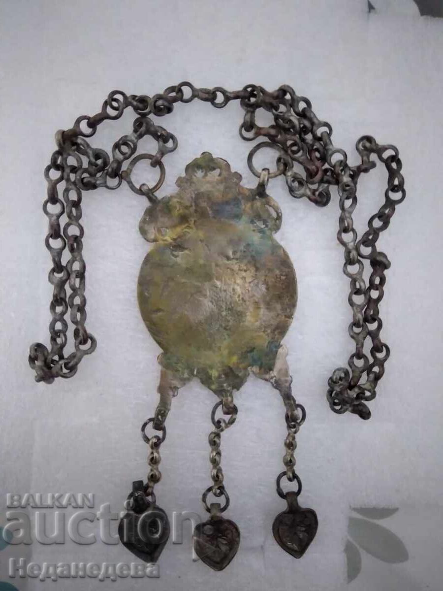 Auction  Pendant, jewelry with a chain, amulet