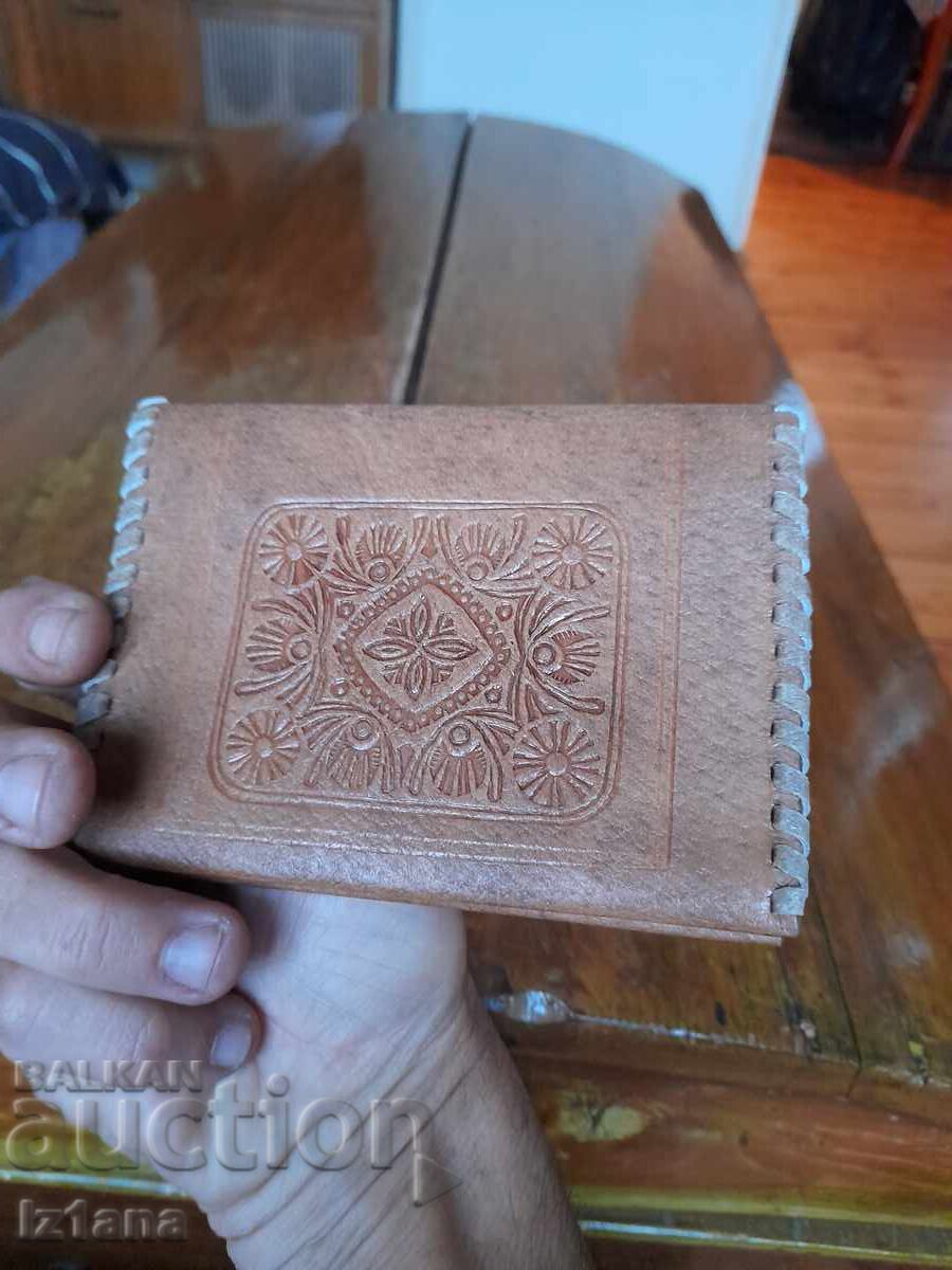 Auction Old leather wallet Auction Old leather wallet