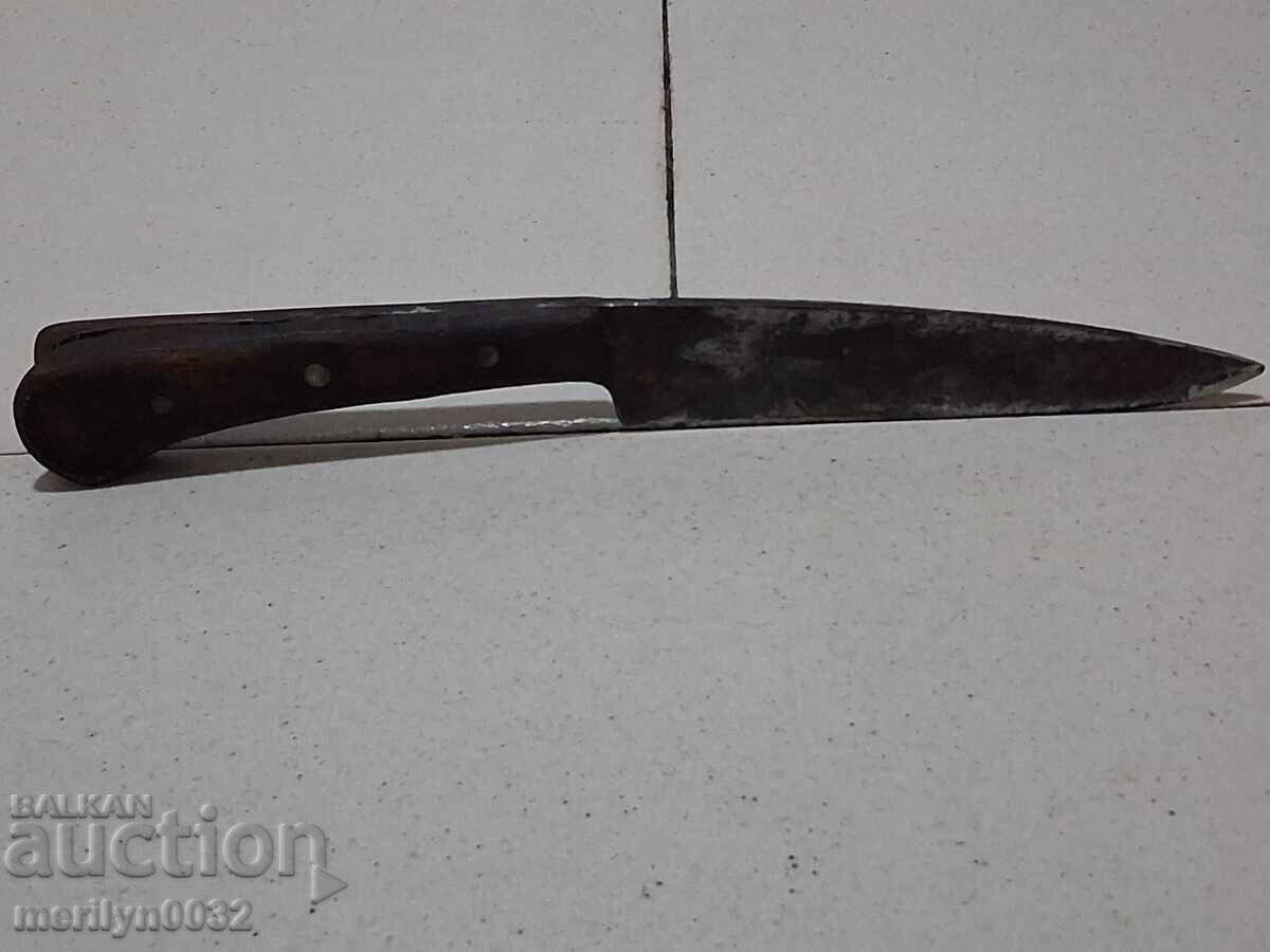 Auction Old hand-forged knife without a sheath, buffalo horn handle, karakul (wool) Auction Old hand-forged knife without a sheath, buffalo horn handle, karakul (wool)