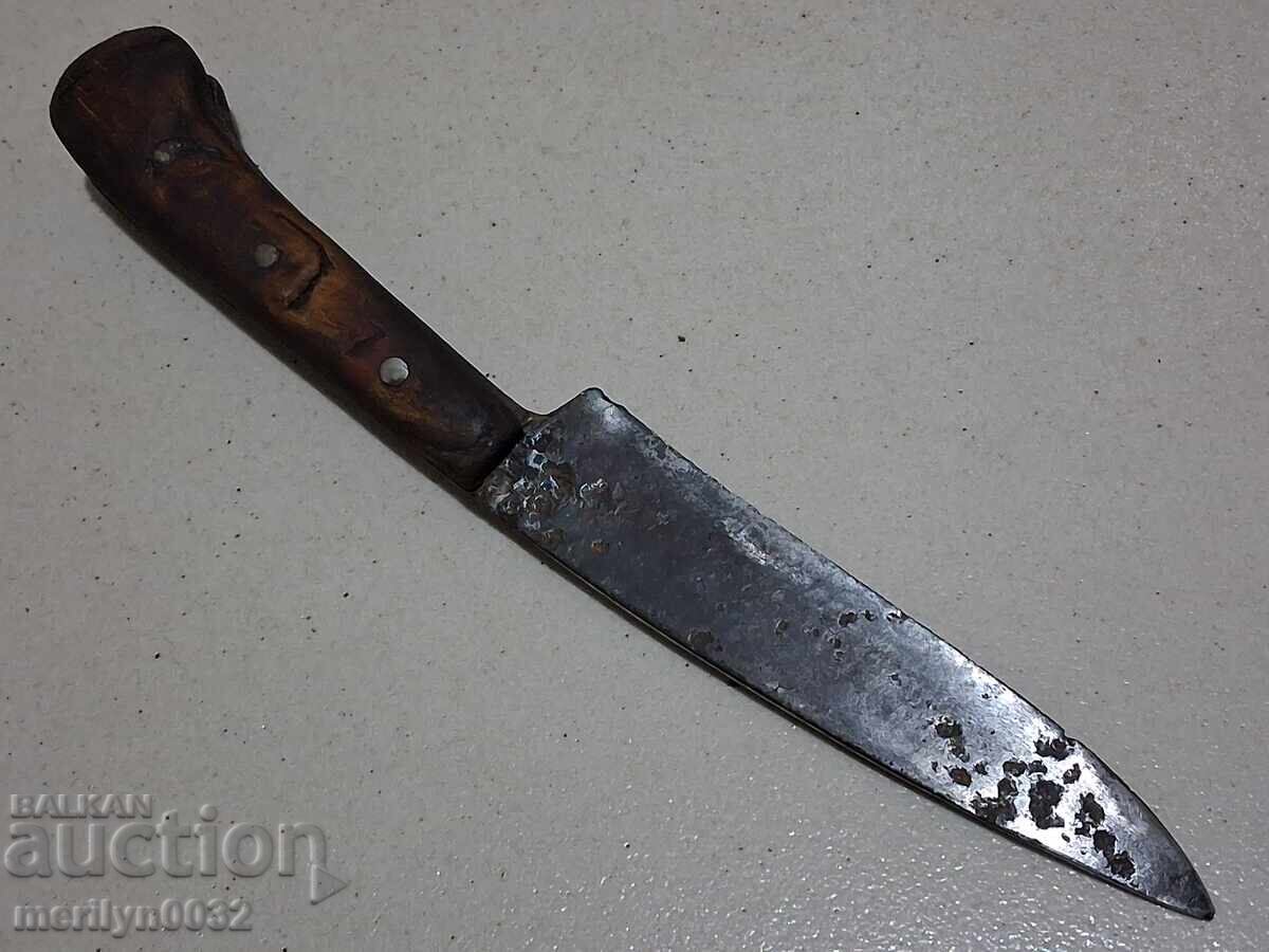 Old hand-forged knife without a sheath, buffalo horn handle, karakul (wool) Old hand-forged knife without a sheath, buffalo horn handle, karakul (wool)