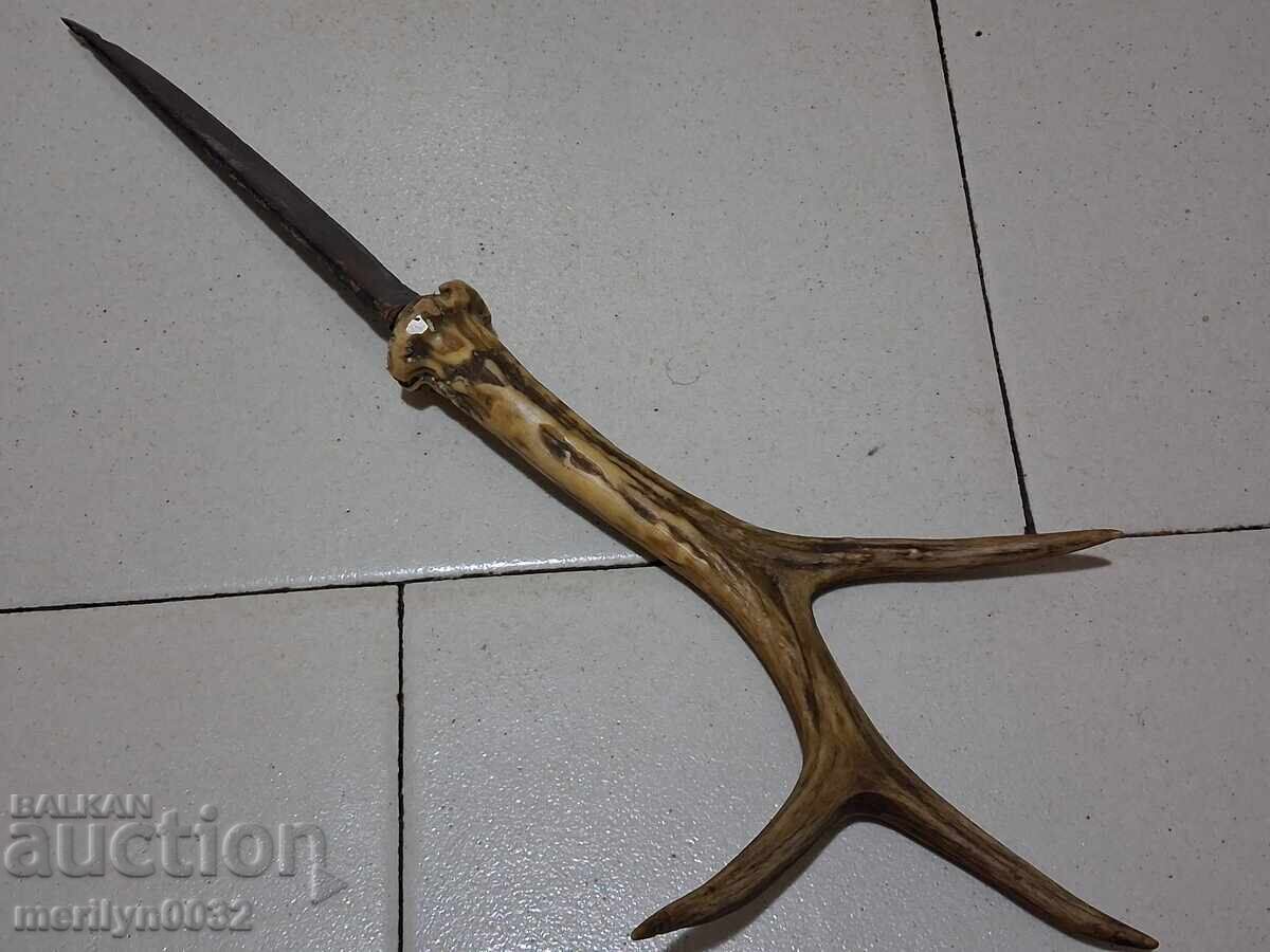 Доставка на Стар ръчно кован нож без кания с дръжка рог на сърандак