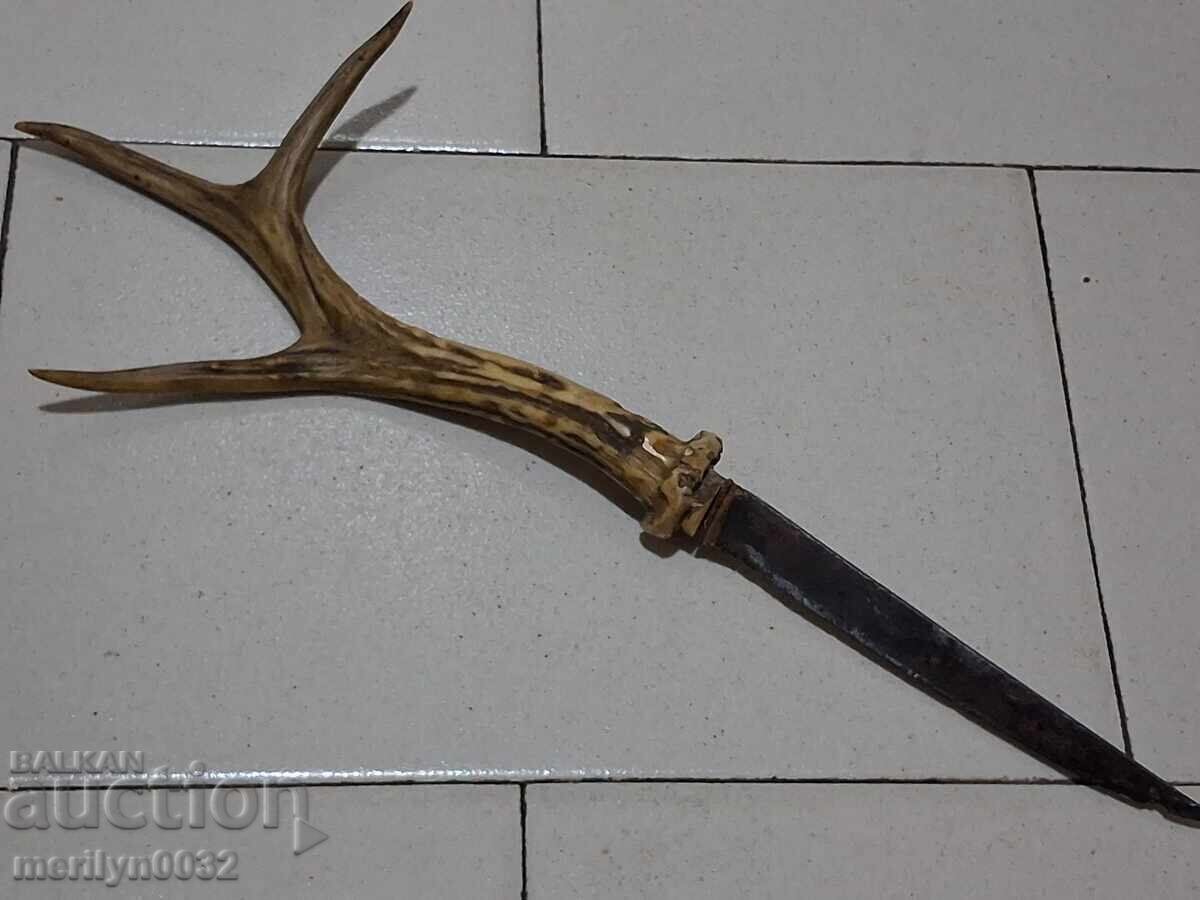 Стар ръчно кован нож без кания с дръжка рог на сърандак