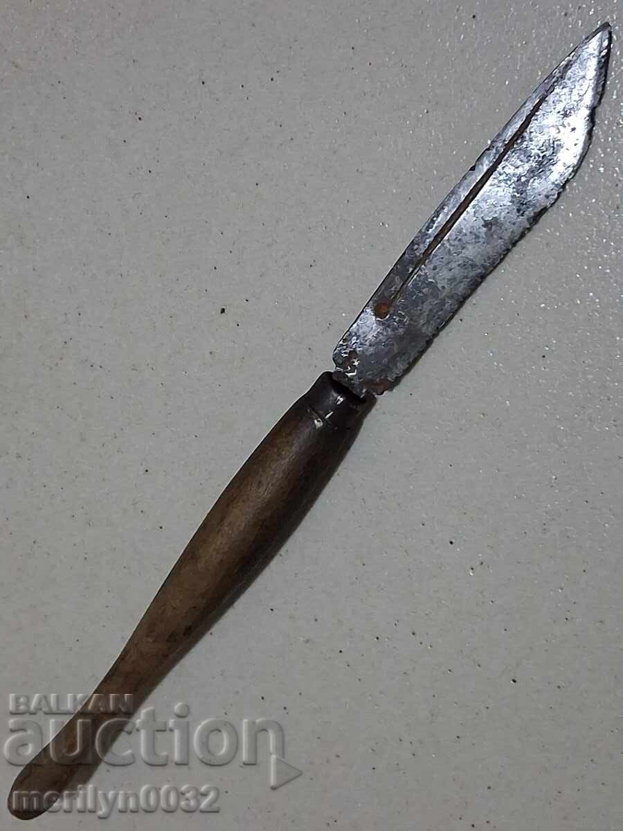 Old hand-forged scalpel-type knife with price 51.00 BGN | € 26.08 Old hand-forged scalpel-type knife with price 51.00 BGN | € 26.08