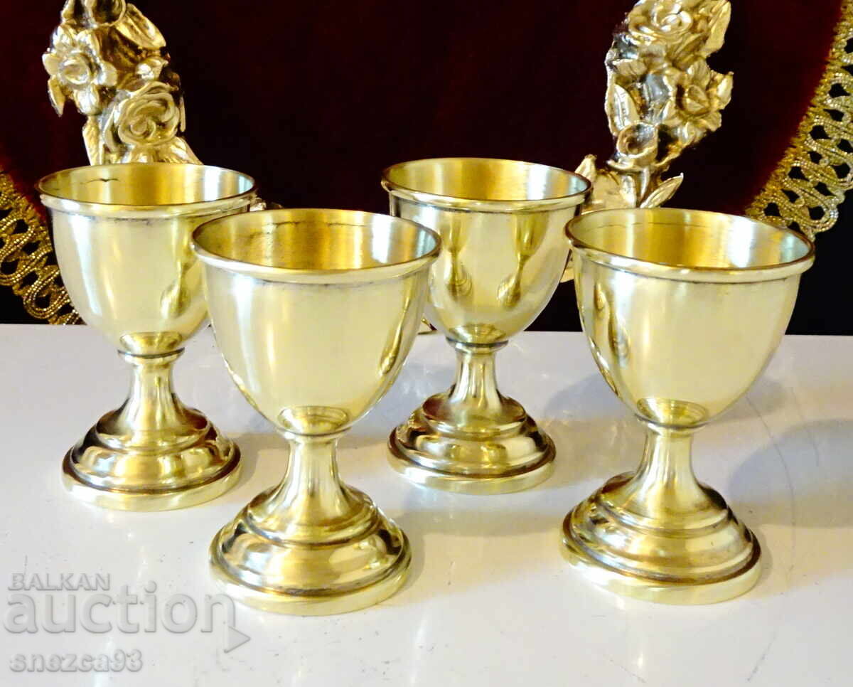 Κολονιάτα από ορείχαλκο για ρακή, σε βάση