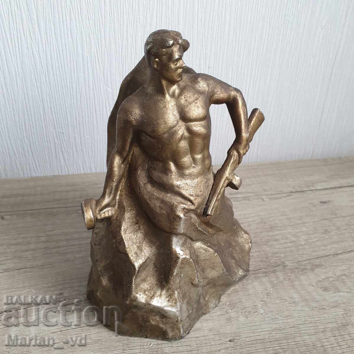 Παλαιό μπρούτζινο γλυπτό φιγούρα USSR με τιμή 180.00 BGN | € 92.03