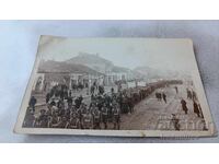 Снимка Официално шествие на военни и цивилни лица