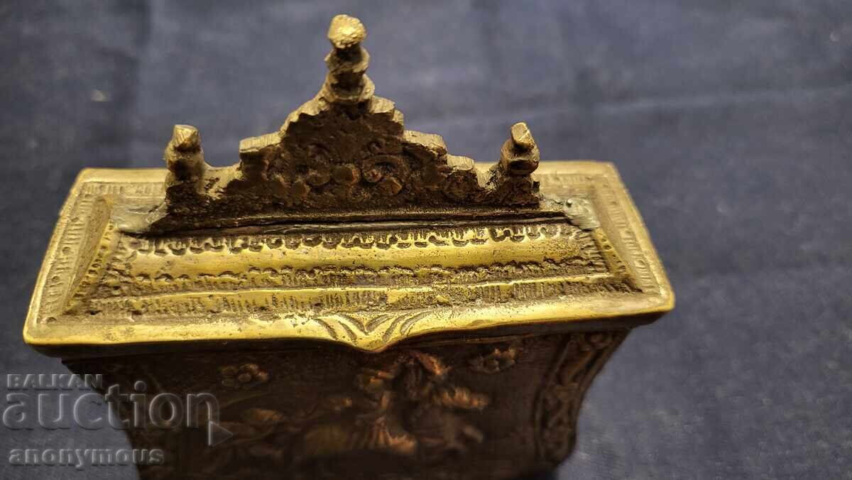 Old relief cartridge holder, cartridge bag, pouch, powder flask with price 480.00 BGN | € 245.42 Old relief cartridge holder, cartridge bag, pouch, powder flask with price 480.00 BGN | € 245.42