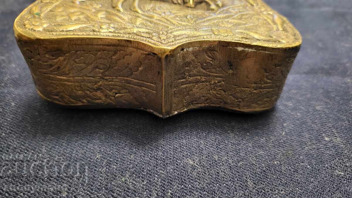 Auction Old relief cartridge holder, cartridge bag, pouch, powder flask Auction Old relief cartridge holder, cartridge bag, pouch, powder flask