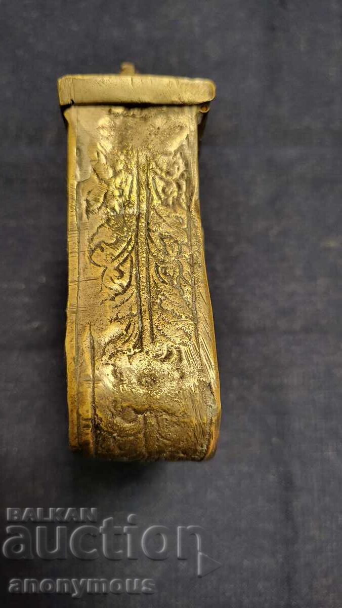 Delivery of Old relief cartridge holder, cartridge bag, pouch, powder flask Delivery of Old relief cartridge holder, cartridge bag, pouch, powder flask