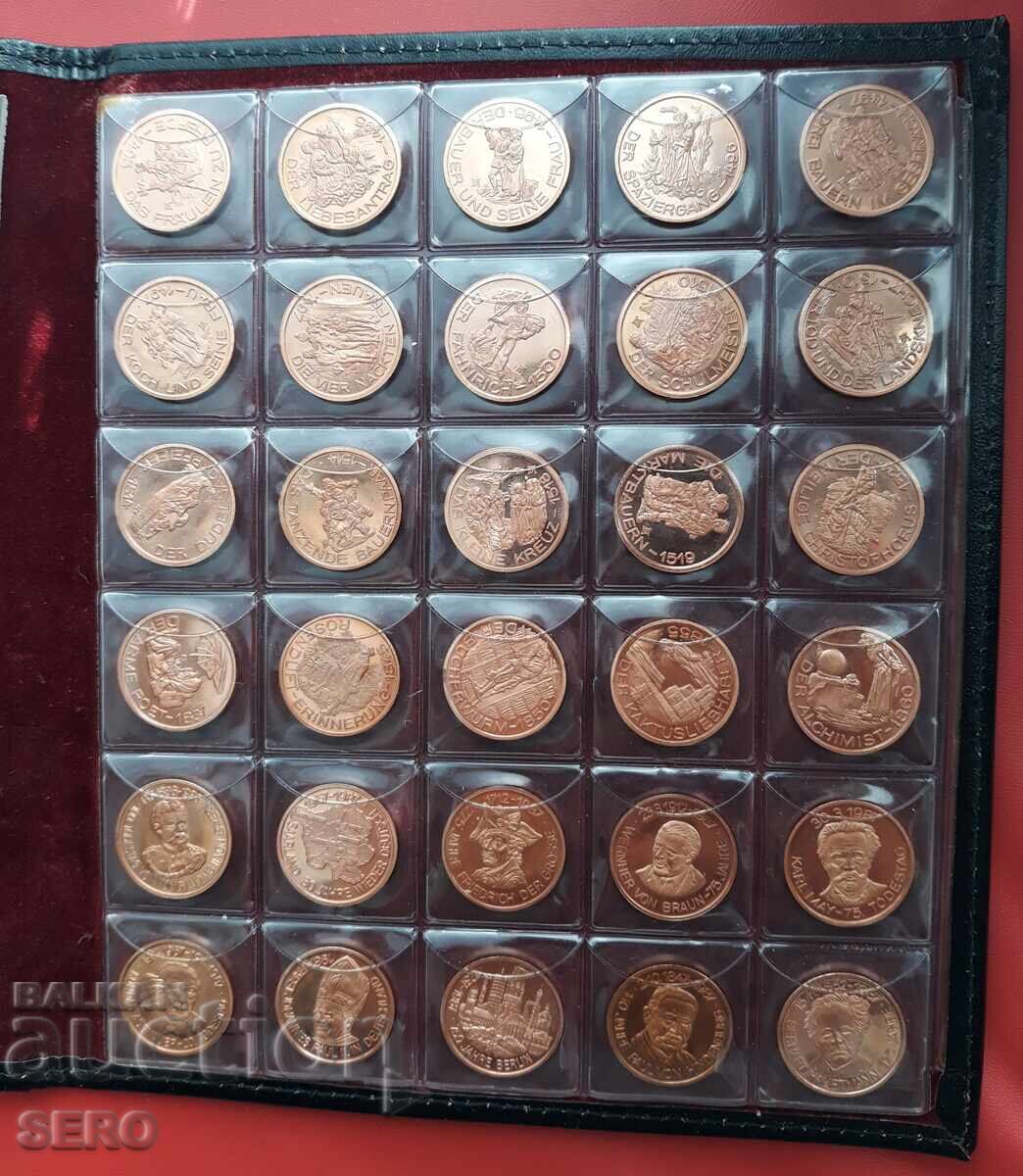 Delivery of Medal-Germany-Album with 60 very beautiful medals Delivery of Medal-Germany-Album with 60 very beautiful medals