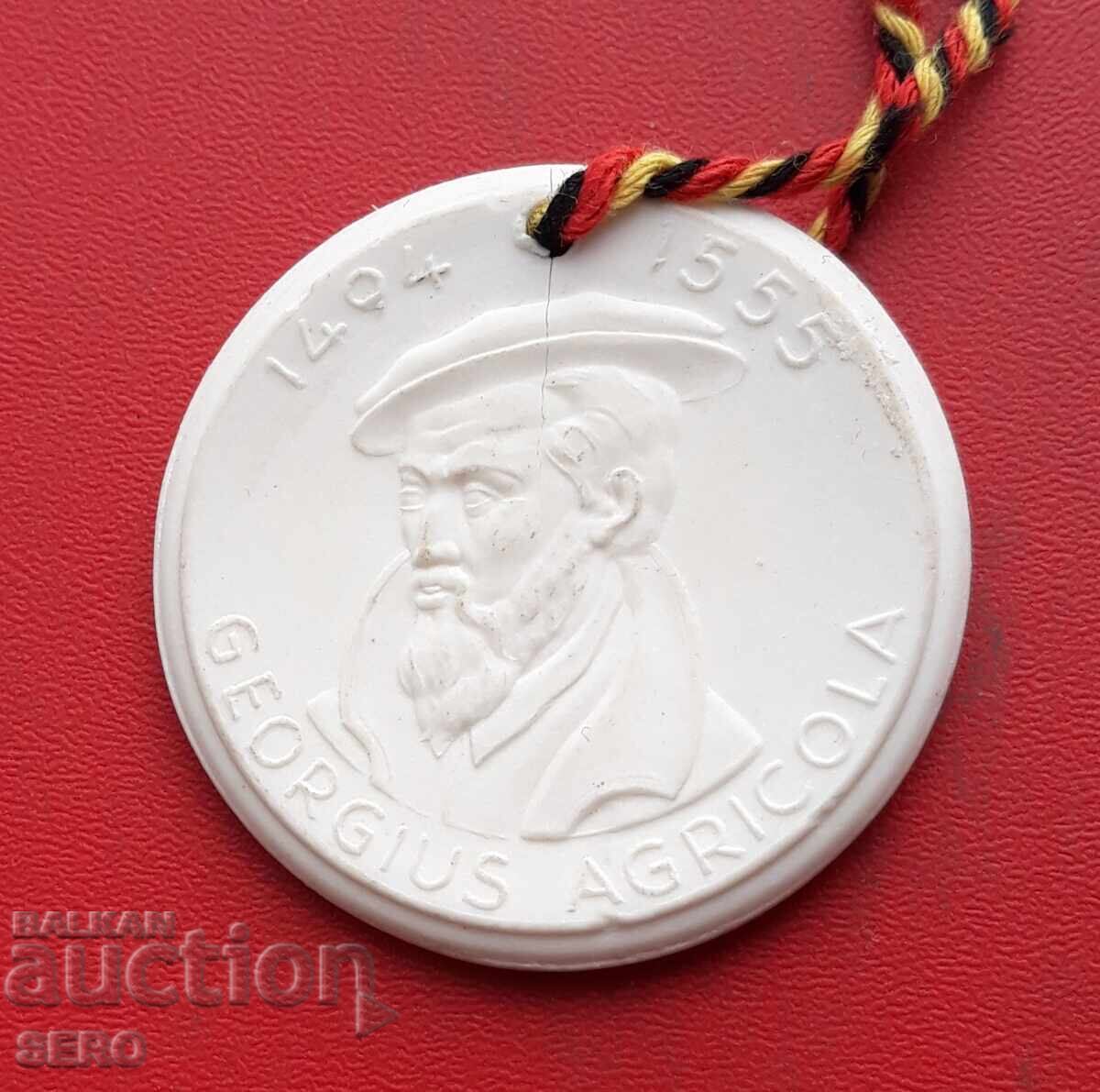 Medalie - Germania din porțelan - Georg Agricola - medic 1494-1555 Medalie - Germania din porțelan - Georg Agricola - medic 1494-1555