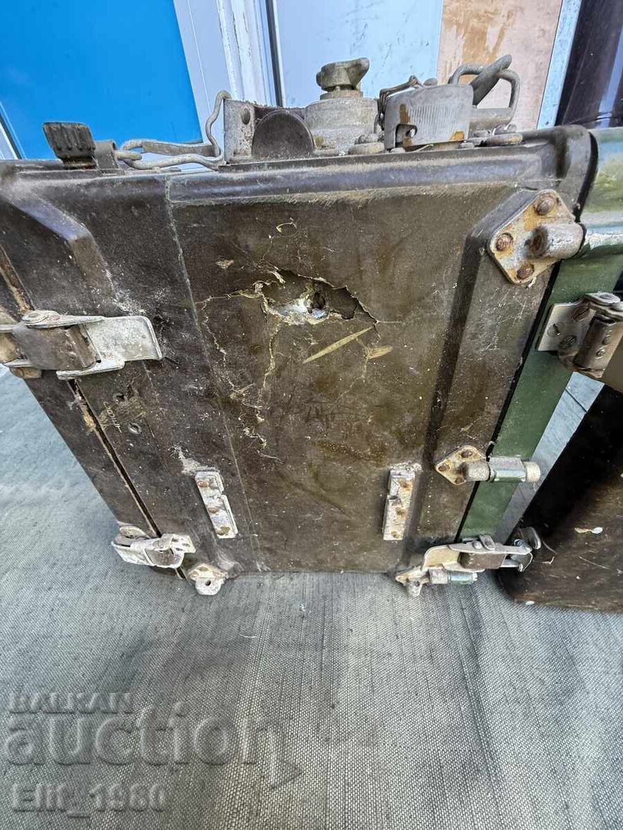 Stație radio militară sovietică R105M - 5 Stație radio militară sovietică R105M - 5