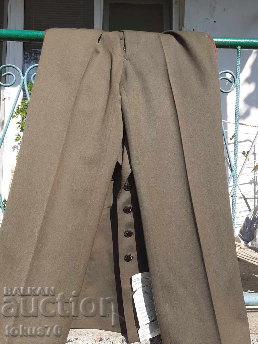 Livrarea Uniformă militară VECHE SOȚ, jachetă, însemne, epoleți - ca nouă