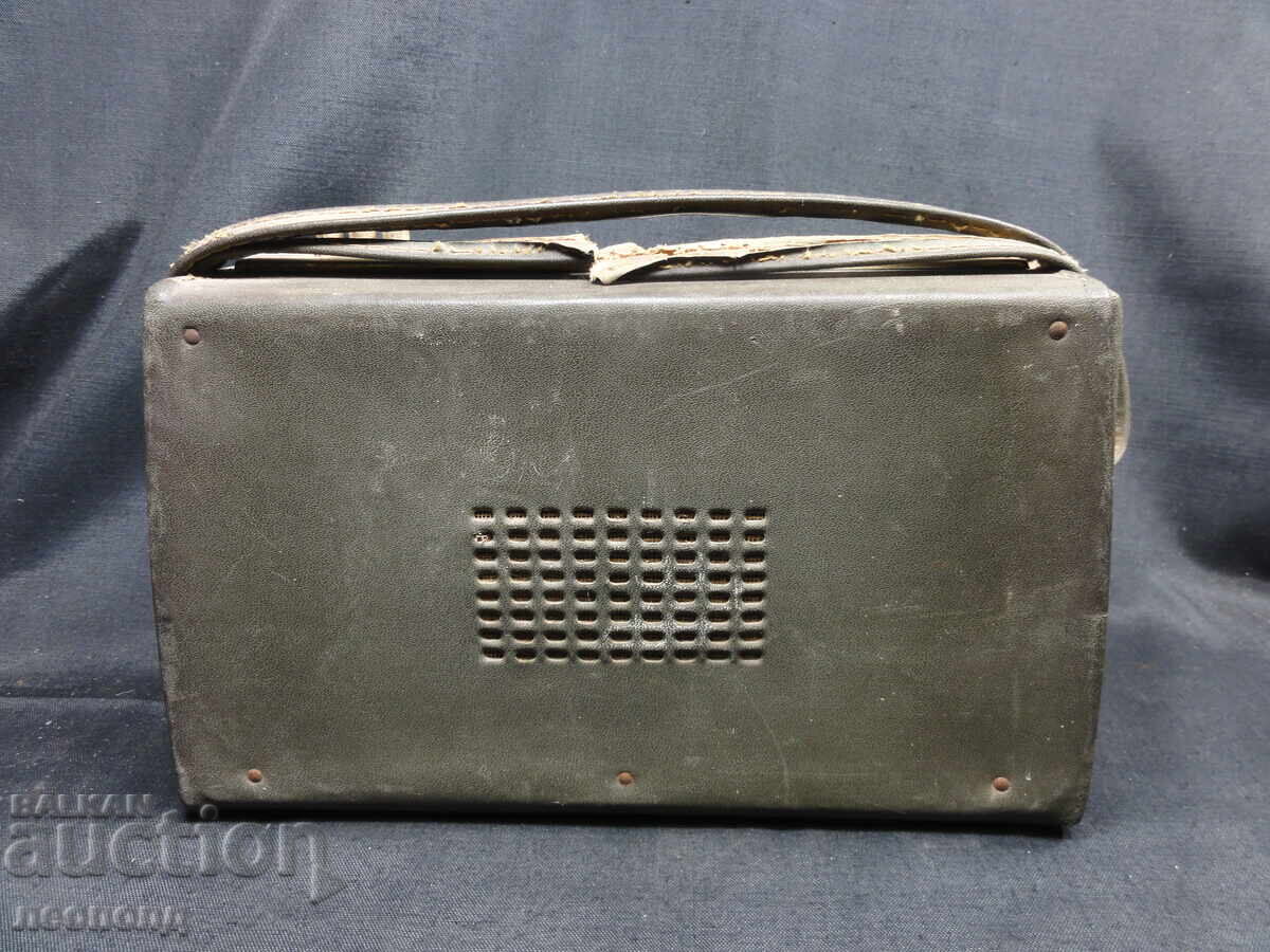 Delivery of BZC STAR RETRO TRANSISTOR RADIO SCHNEIDER LUTIN Delivery of BZC STAR RETRO TRANSISTOR RADIO SCHNEIDER LUTIN