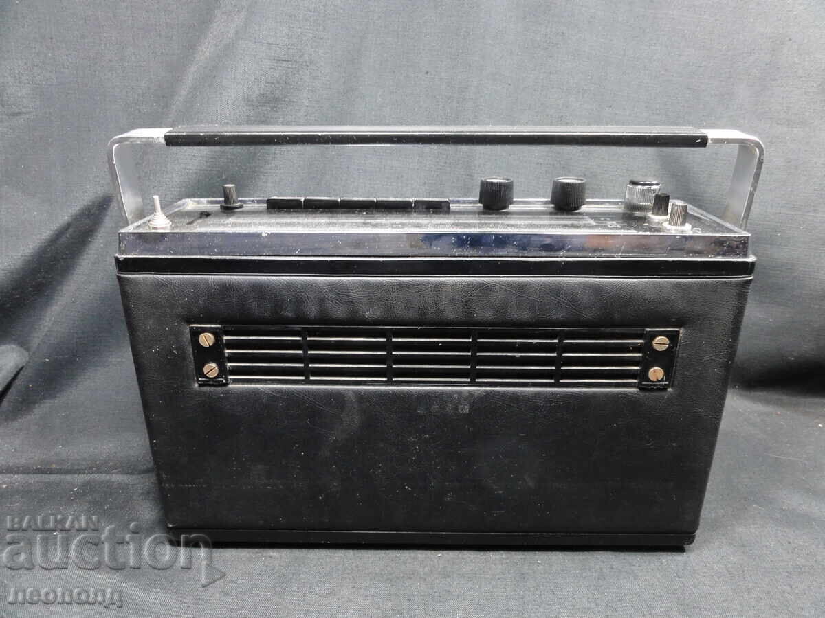 Delivery of BZC STAR RETRO TRANSISTOR RADIO PHILIPS RALLYE LUXUS Delivery of BZC STAR RETRO TRANSISTOR RADIO PHILIPS RALLYE LUXUS