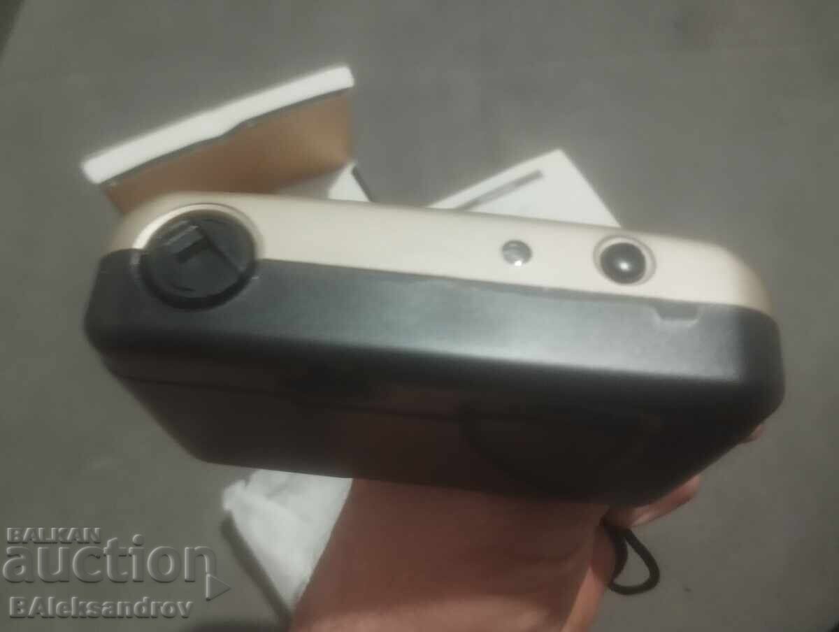 Доставка на Стар фотоапарат в кутия Доставка на Стар фотоапарат в кутия