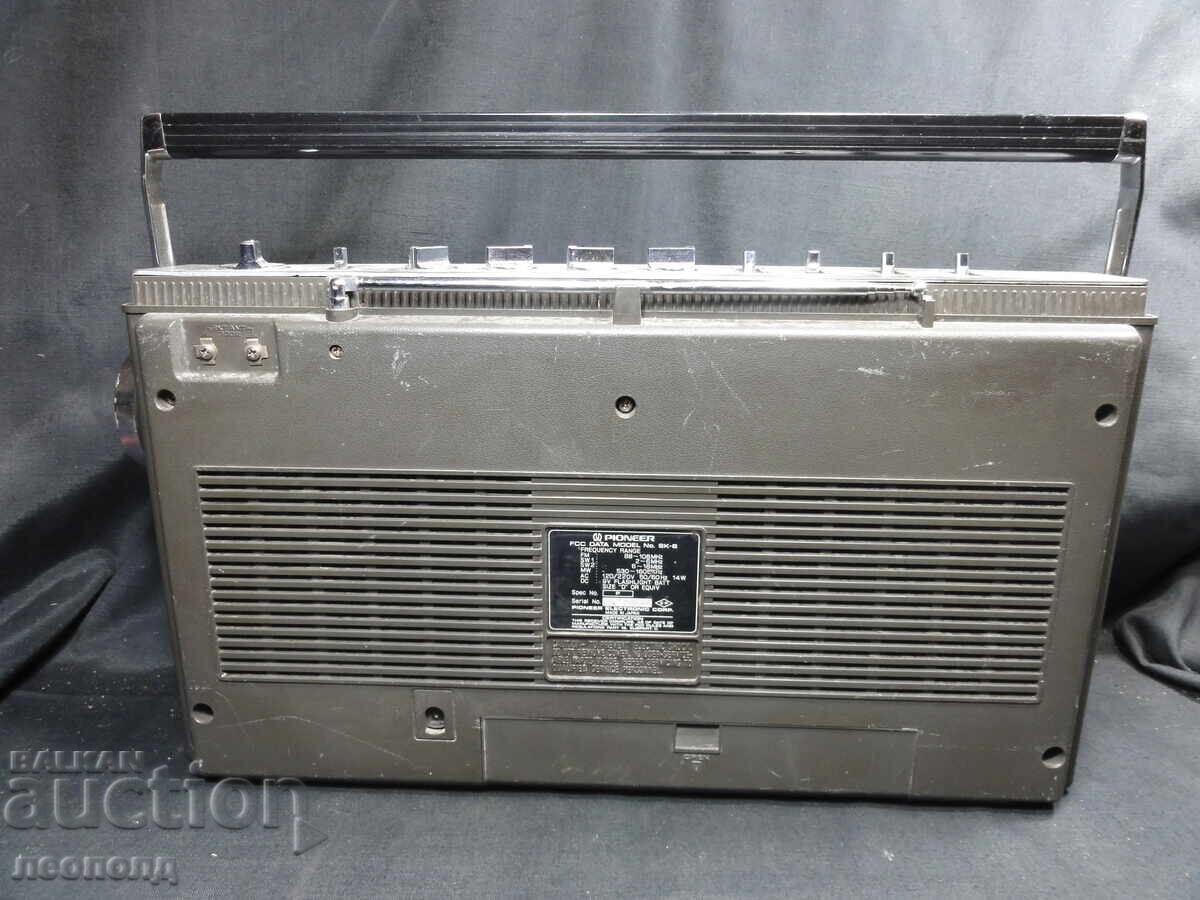 Delivery of BZC STAR Retro Transistor Radio Cassette Player Pioneer SK-6