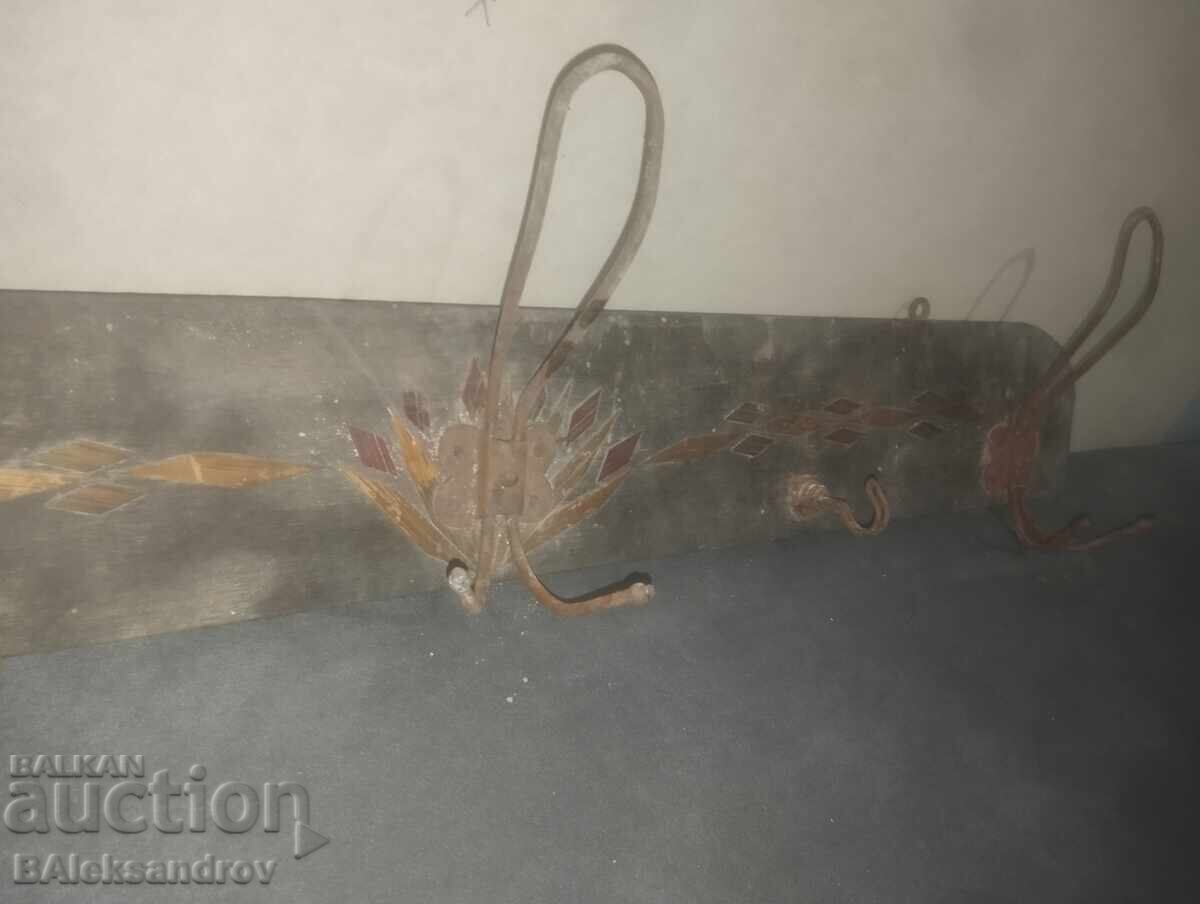 Retro hanger with price 11.00 BGN | € 5.62