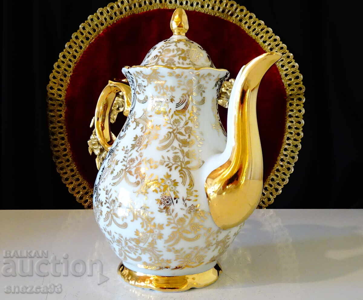 Bavarian porcelain can, gold, baroque with price 59.00 BGN | € 30.17