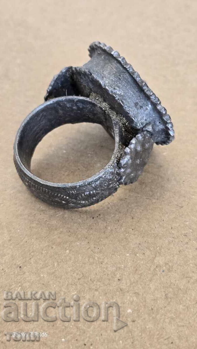 СТАР ПРЪСТЕН НАКИТ РЯДЪК Б З Ц  !!!! с цена 17.20 лв. | € 8.79