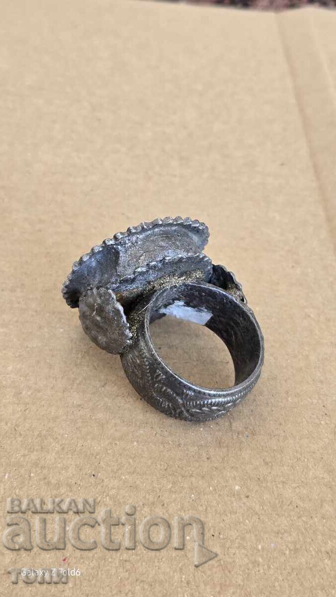 Доставка на СТАР ПРЪСТЕН НАКИТ РЯДЪК Б З Ц  !!!!