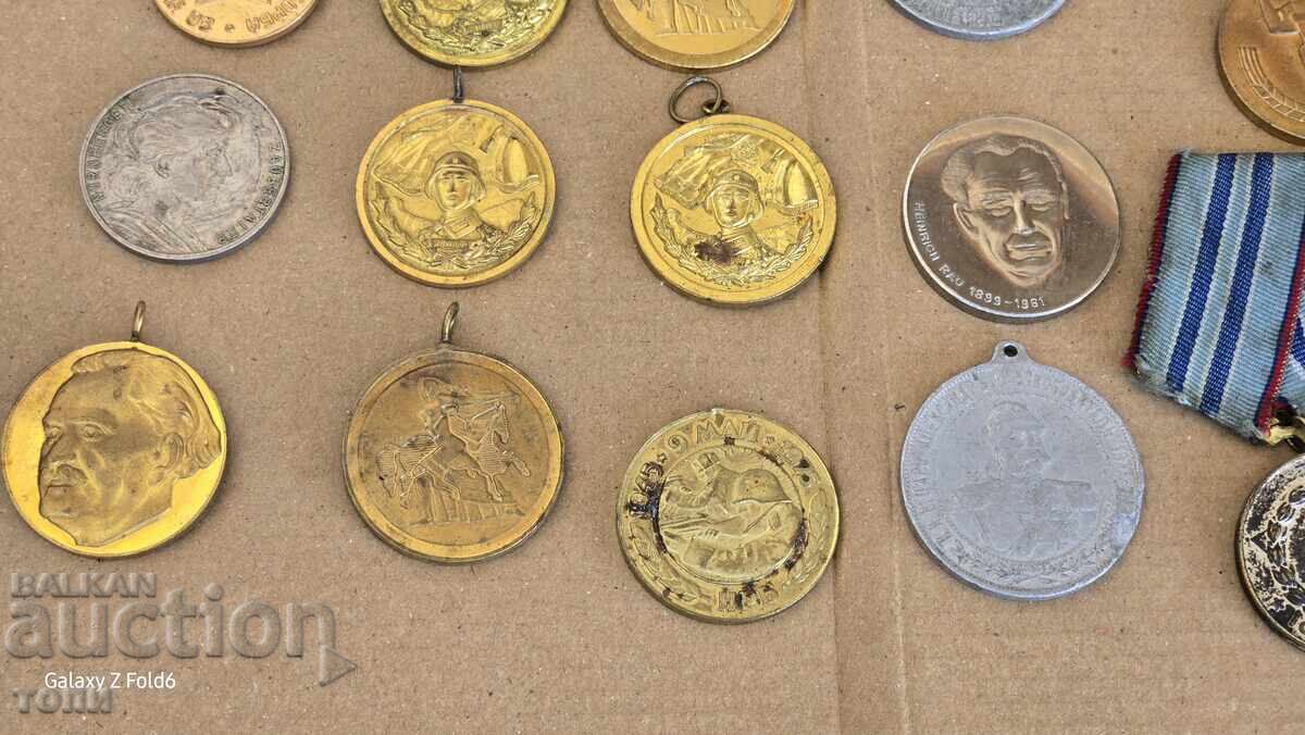 Доставка на ЛОТ МЕДАЛИ РЯДЪК УНИКАТ Б З Ц  !!!!