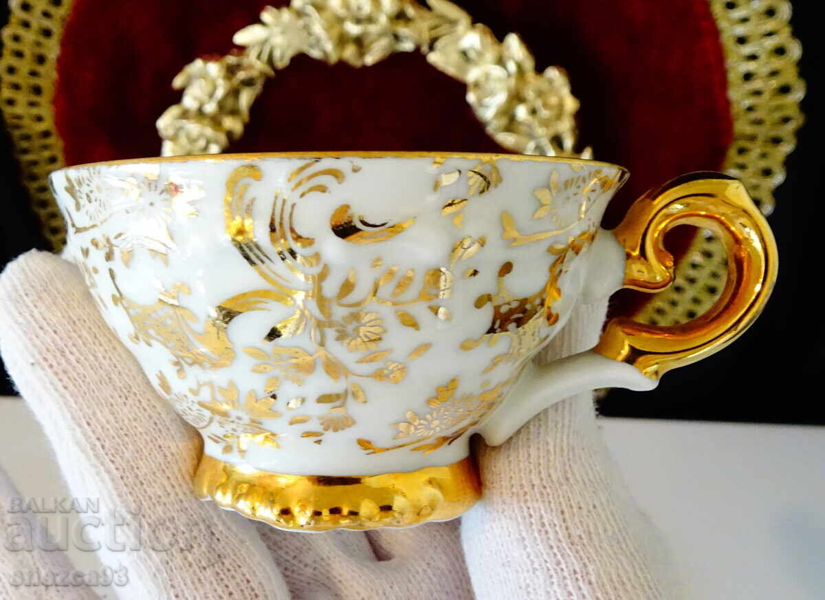 Auction  Cup with saucer, Bavarian bone china, gold, baroque