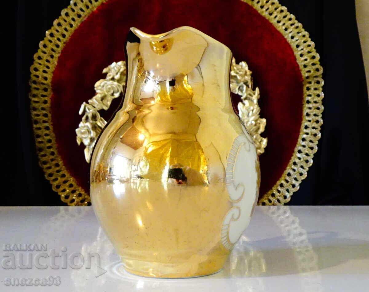 Βαυαρική πορσελάνινη κανάτα, χρυσό, ζωγραφική, 250 ml με τιμή 19.00 BGN | € 9.71