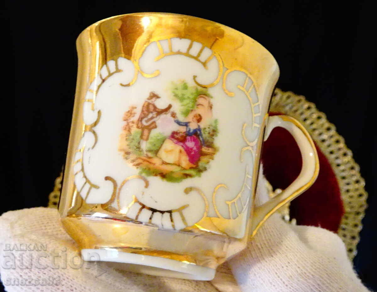 Delivery of Bowl with a plate, Italian porcelain, gold, painting Delivery of Bowl with a plate, Italian porcelain, gold, painting