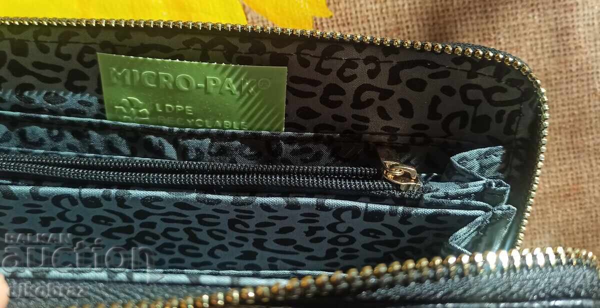 Delivery of New zippered wallet with 4 compartments - for 4 €uro Delivery of New zippered wallet with 4 compartments - for 4 €uro