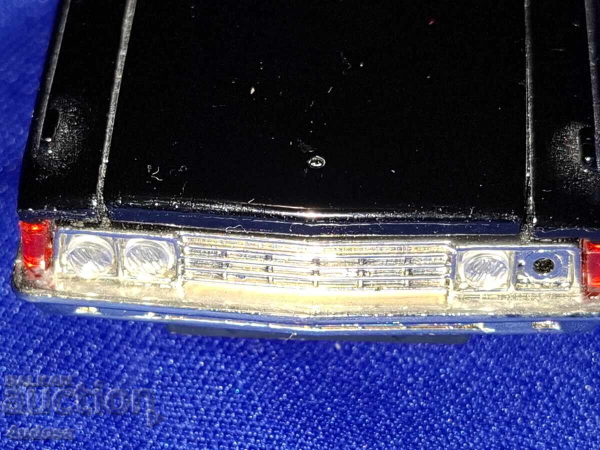 Soviet Russian ZIL 117 model in 1:43 scale Made in USSR - 6 Soviet Russian ZIL 117 model in 1:43 scale Made in USSR - 6