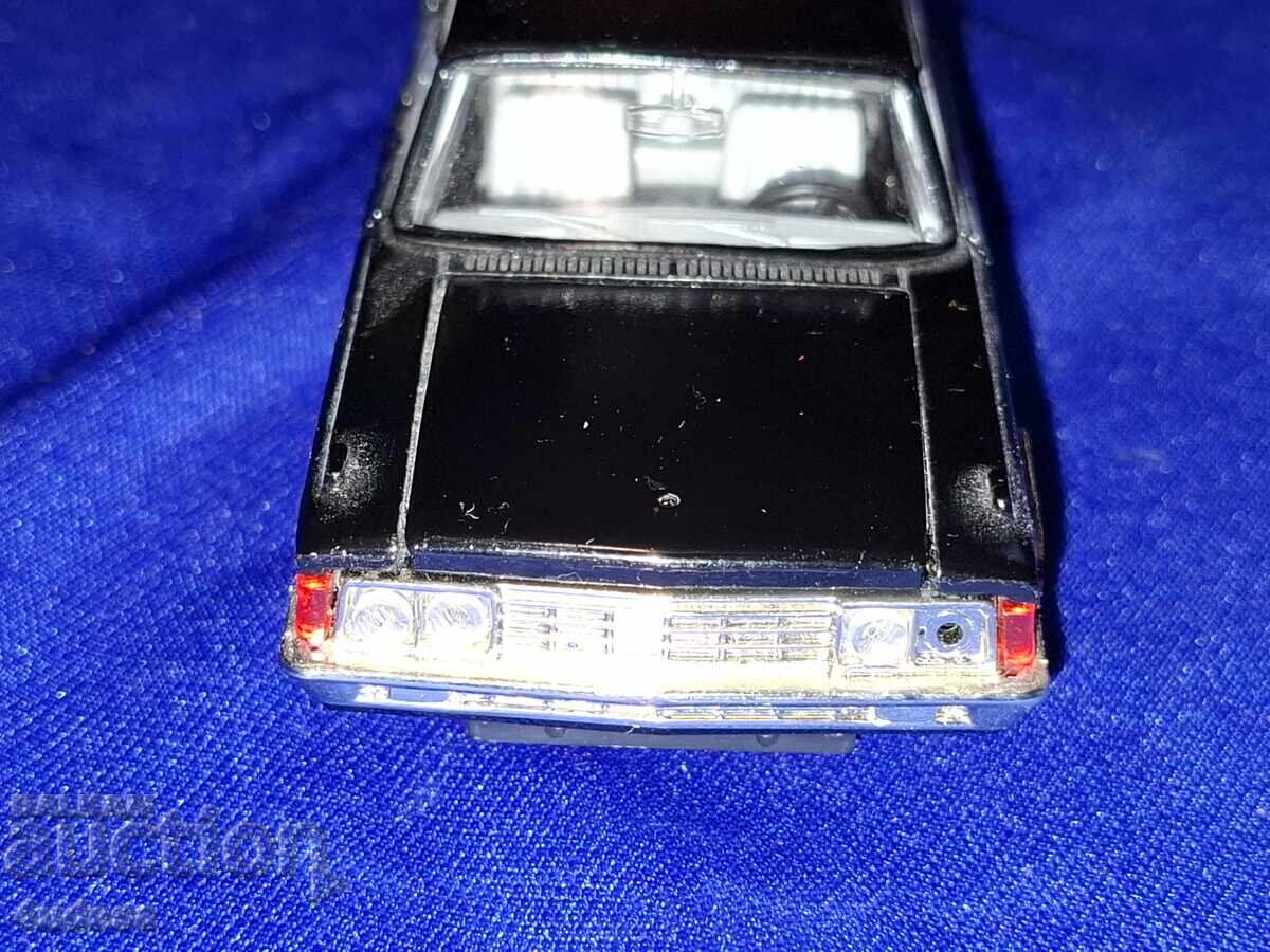 Soviet Russian ZIL 117 model in 1:43 scale Made in USSR - 7 Soviet Russian ZIL 117 model in 1:43 scale Made in USSR - 7