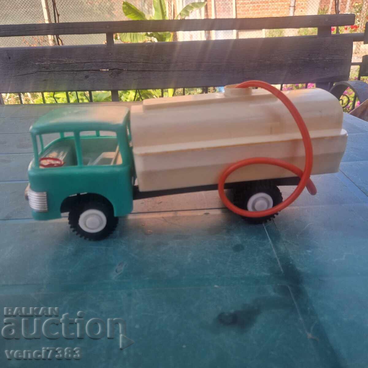 Camion social NRB cu preț € 23.01 | 45.00 BGN