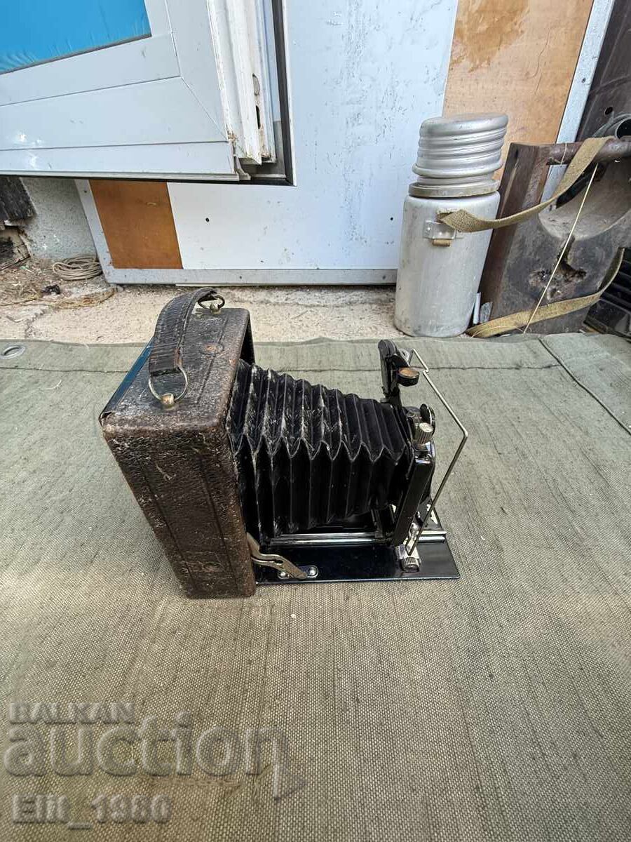 German Meachow camera