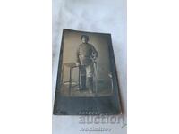 Снимка Офицер с парадна сабя П С В