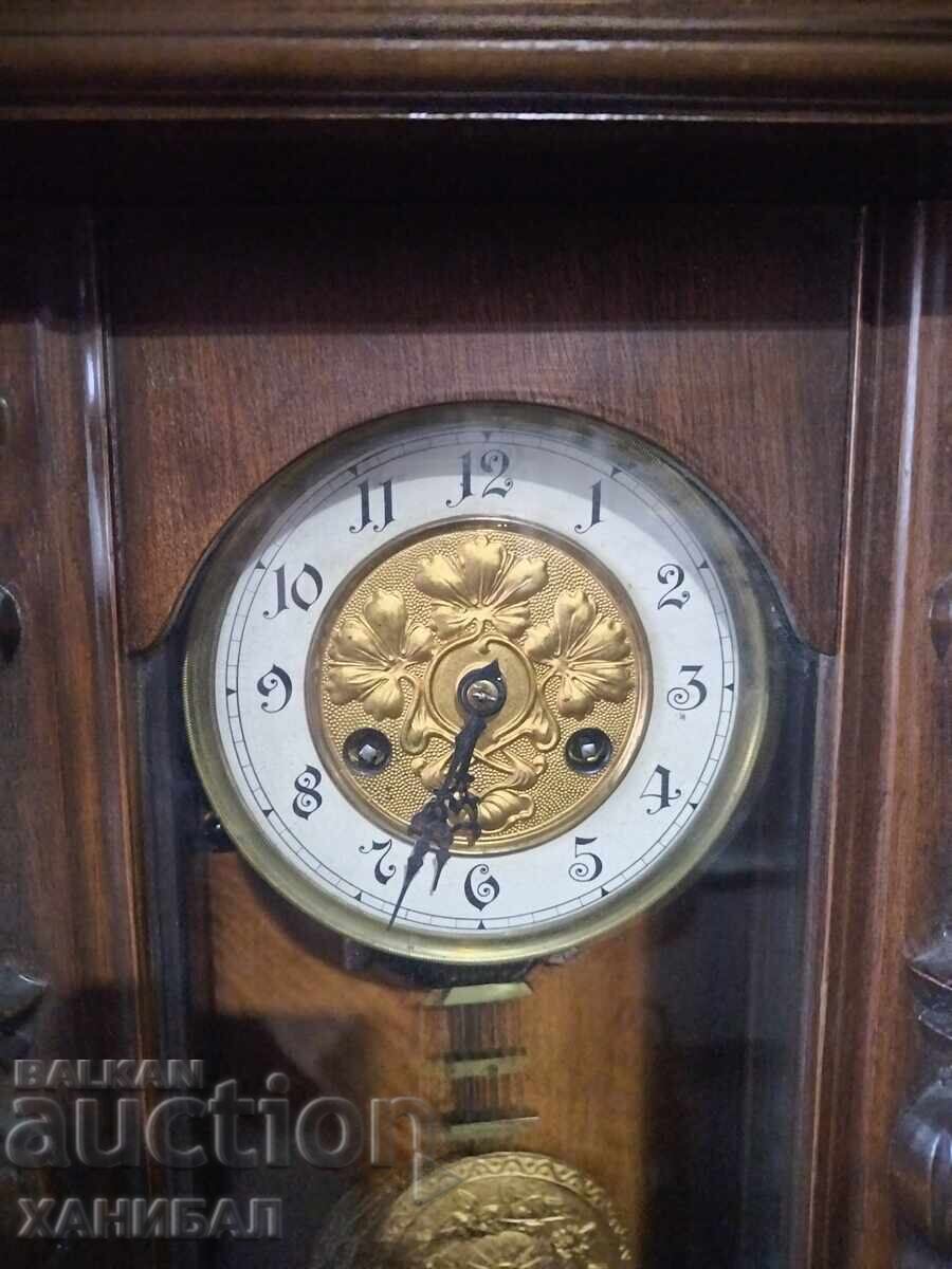 КРАСИВ СТЕНЕН ЧАСОВНИК РАБОТЕЩ с цена 200.00 лв. | € 102.26 КРАСИВ СТЕНЕН ЧАСОВНИК РАБОТЕЩ с цена 200.00 лв. | € 102.26